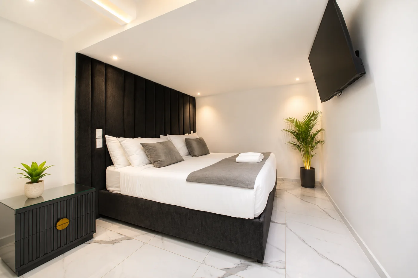 Lower Pool Duplex — Guest bedroom