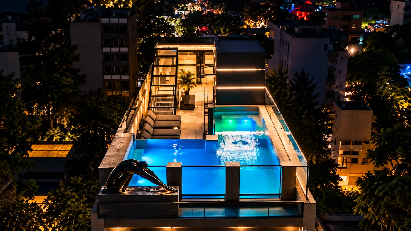 Rooftop Penthouse — Rooftop pool